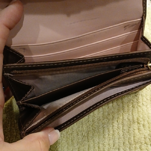 Coach Signature Brown and Tan Wallet - Picture 4 of 8